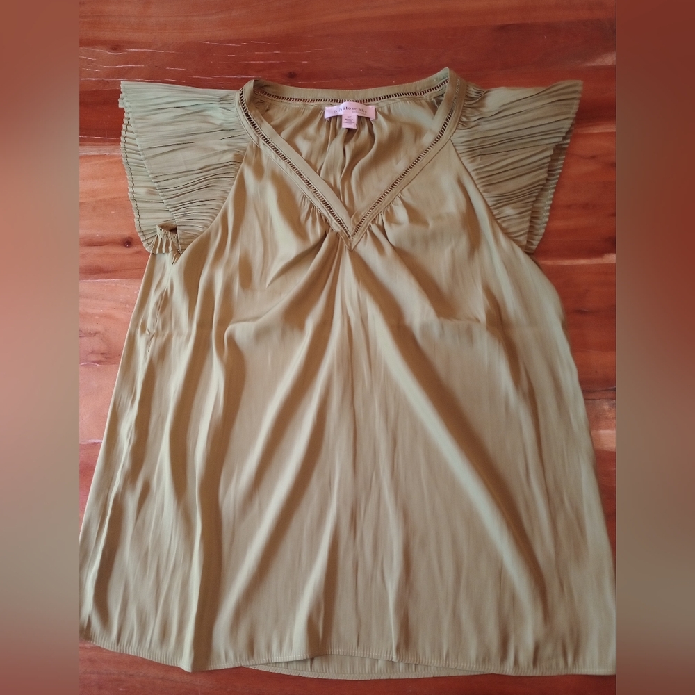 Philosophy Green Short sleeve Blouse with Pleated Flutter Sleeves